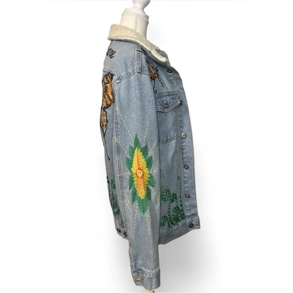 ZARA Man“Nowhere to be found” Tiger Butterfly Embroidered Denim Jacket RARE Sz S